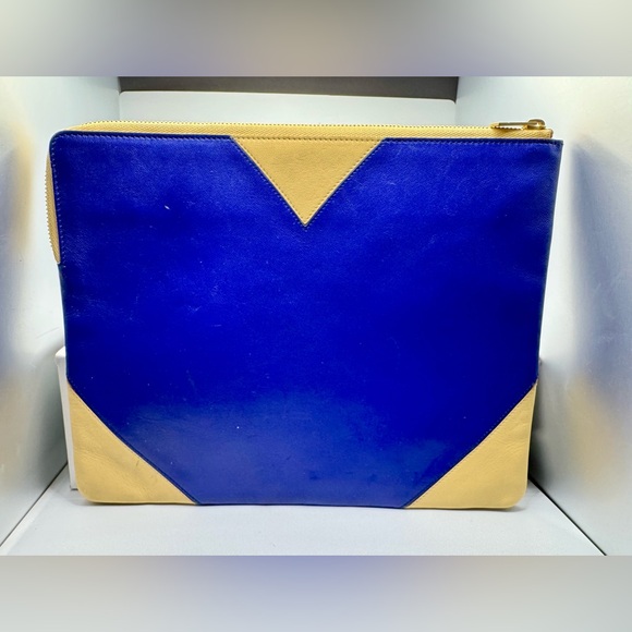 Gorgeous Celine Bi-color Pouch in Royal Blue and Cream Preloved - Picture 3 of 13